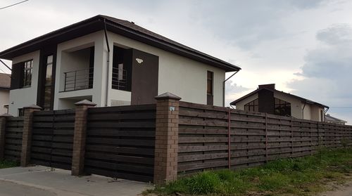 Деревянный забор