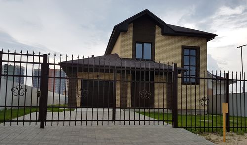 Металлический сварной забор из профильной трубы